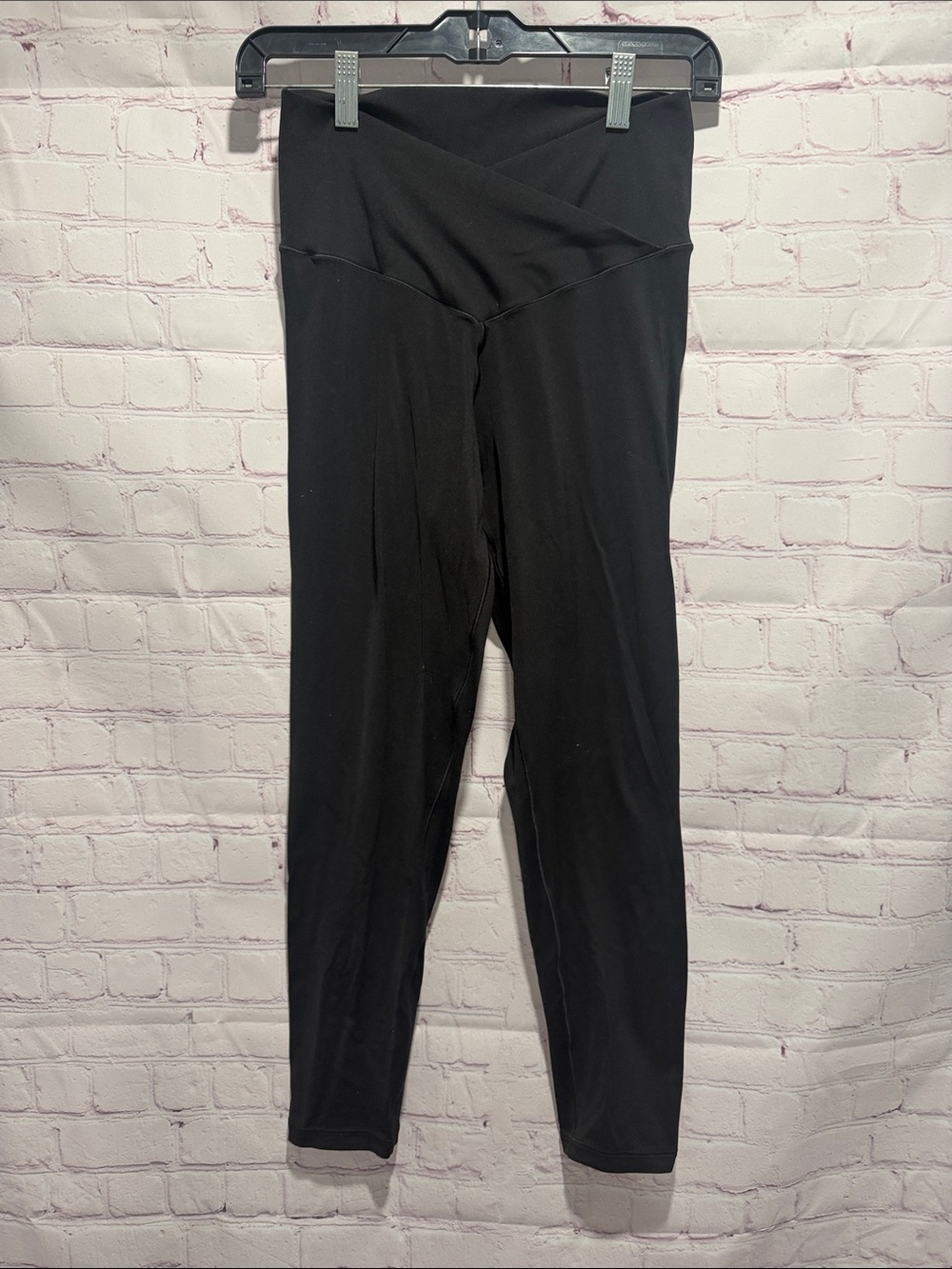 OFFLINE By Aerie Real Me High Waisted Crossover Legging Woman’s‎ Size Large